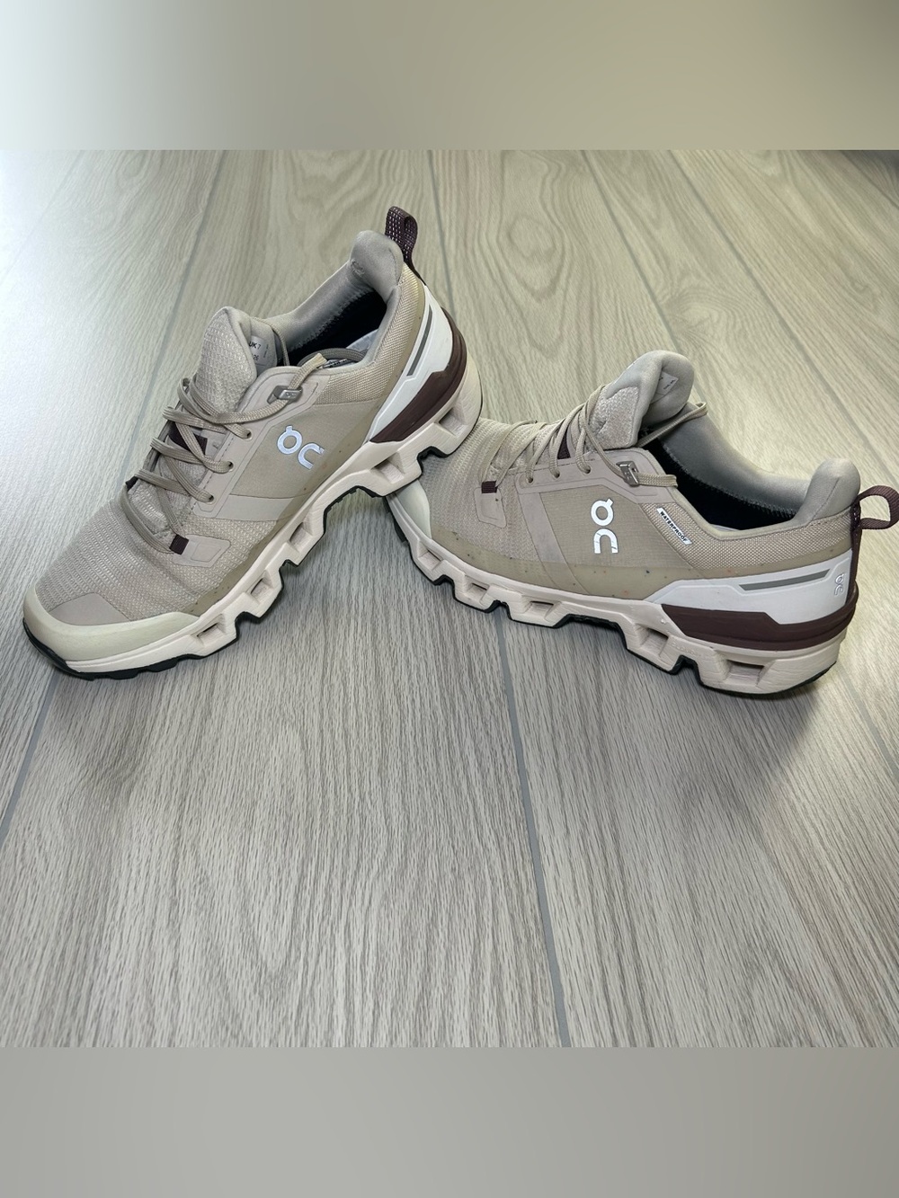 On Cloudwander Waterproof Women's 9 Sand Ivory Hiking Trail Run Shoes 73.98055 - Picture 2 of 16